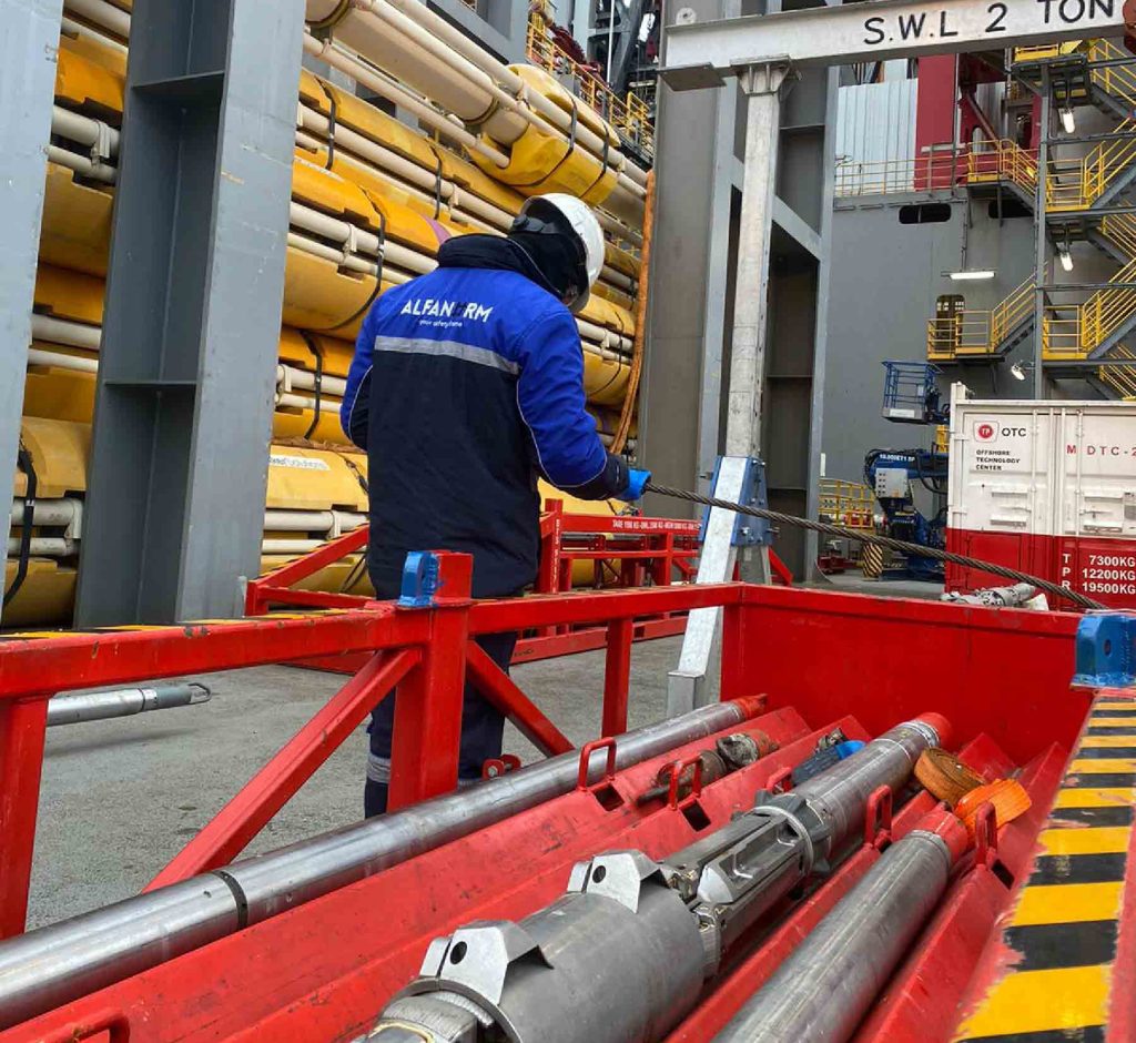 petrol-sahasi-boru-ve-sondaj-ekipmanlari-muayenesi-02